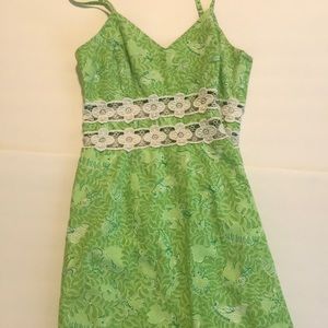 Lilly Pulitzer size4 green animal print lace dress